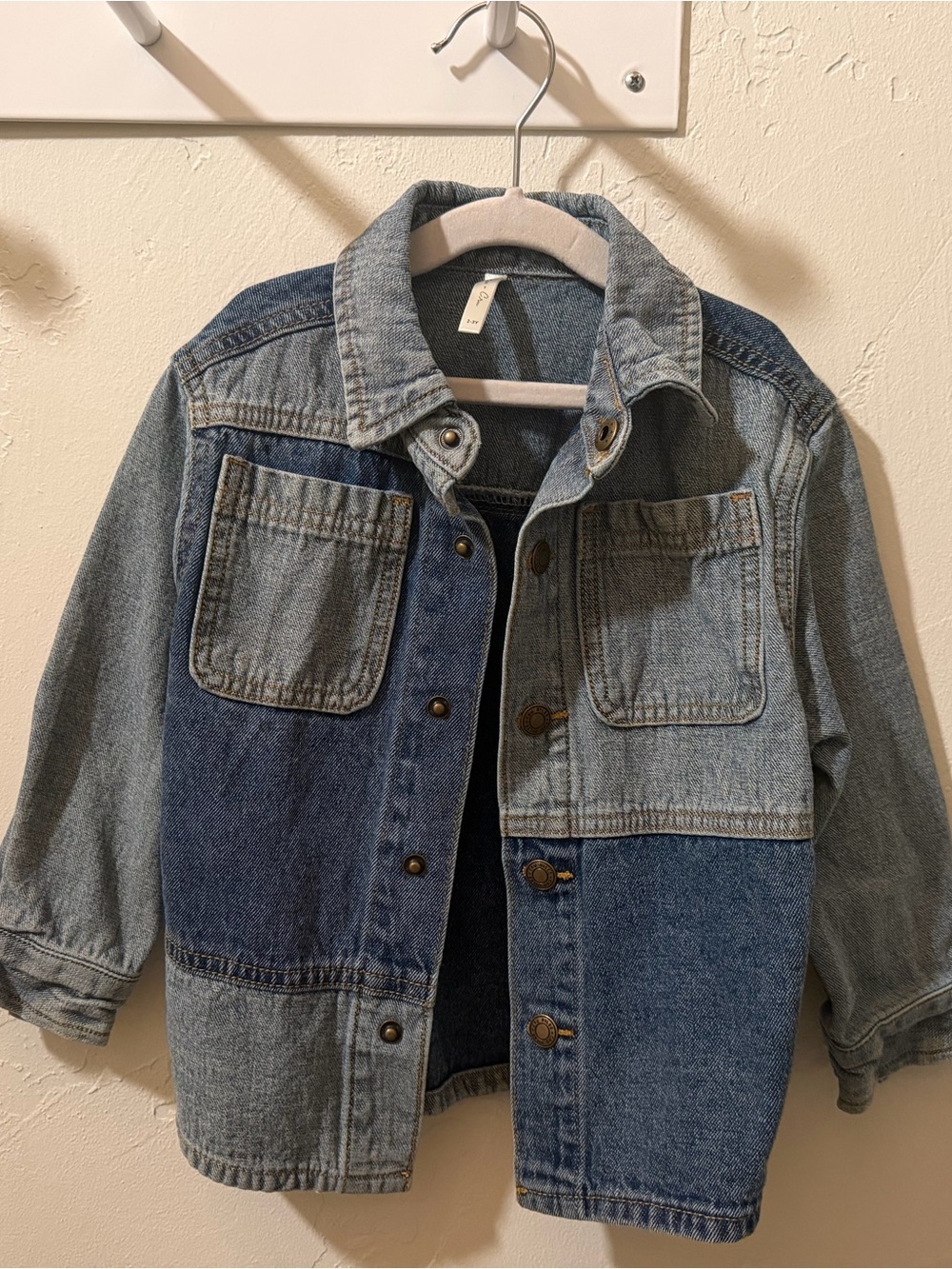 Rylee + Cru Two-Tone Denim Jacket - Blue